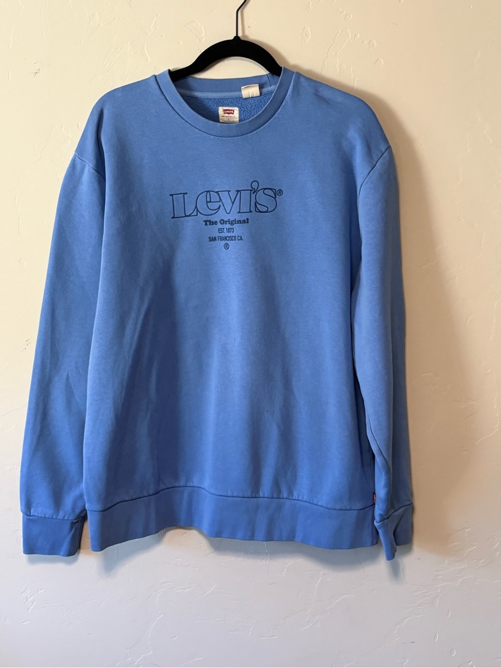 Levi's Women’s Crewneck Sweatshirt in Sky Blue with Logo